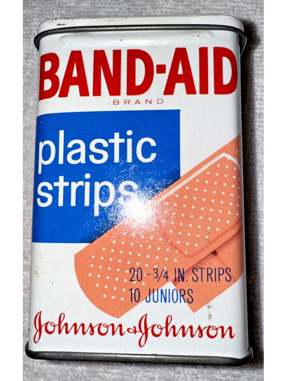 Vintage Johnson & Johnson BAND-AID TIN Plastic Strips